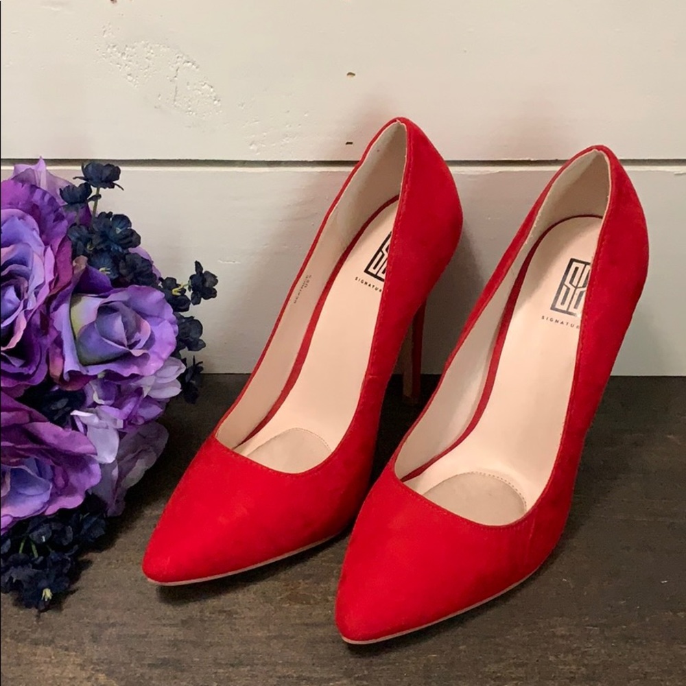 Red High Heels - Picture 2 of 4